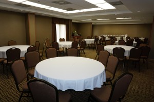Newly Renovated Comfort Inn - Spacious meeting room