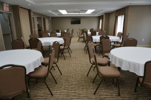 Newly Renovated Comfort Inn - Spacious meeting room