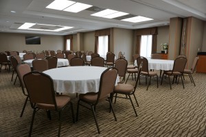 Newly Renovated Comfort Inn - Spacious meeting room