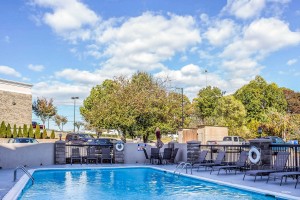 Newly Renovated Comfort Inn - Pool Area